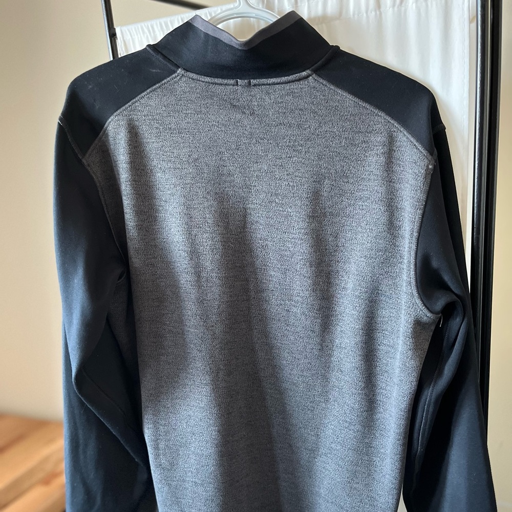 Beautiful Nike Golf Sweater - Picture 2 of 2
